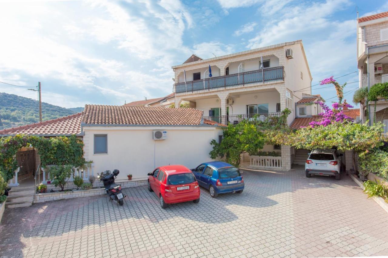 Apartments And Rooms With Parking Space Marina, Trogir - 5953 Extérieur photo