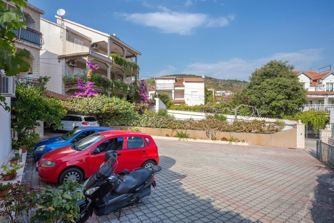 Apartments And Rooms With Parking Space Marina, Trogir - 5953 Extérieur photo