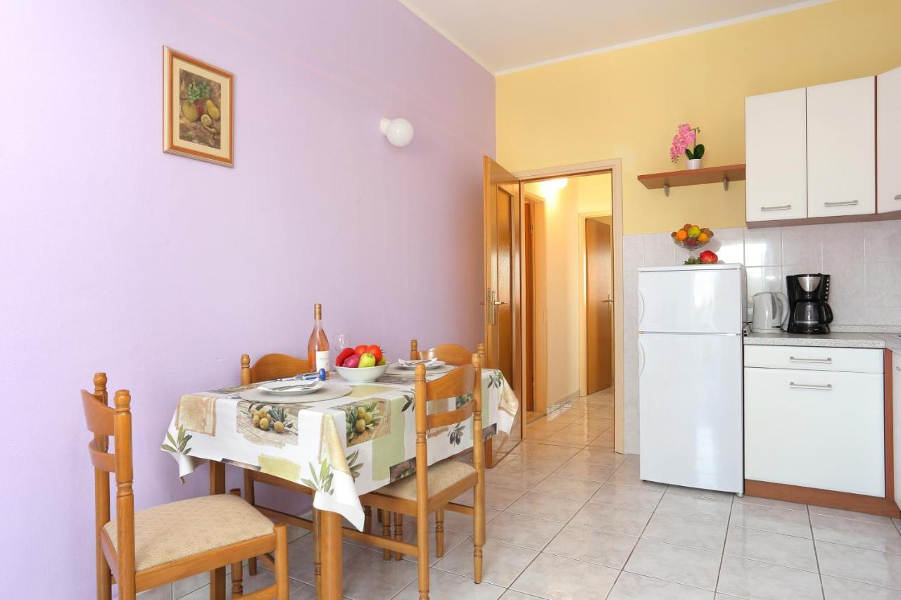 Apartments And Rooms With Parking Space Marina, Trogir - 5953 Extérieur photo