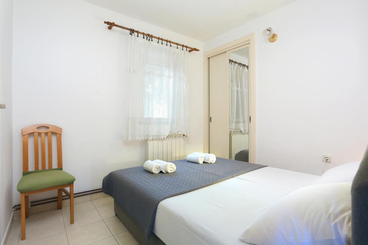 Apartments And Rooms With Parking Space Marina, Trogir - 5953 Extérieur photo