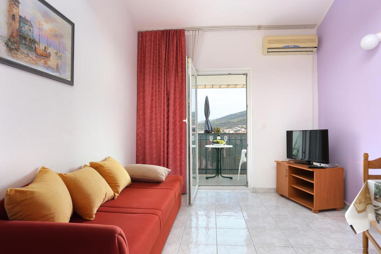 Apartments And Rooms With Parking Space Marina, Trogir - 5953 Extérieur photo