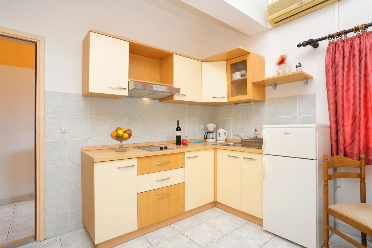 Apartments And Rooms With Parking Space Marina, Trogir - 5953 Extérieur photo
