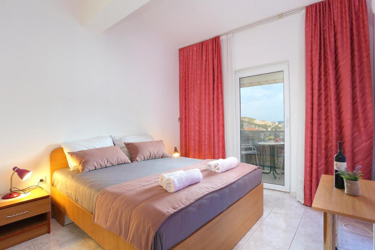 Apartments And Rooms With Parking Space Marina, Trogir - 5953 Extérieur photo