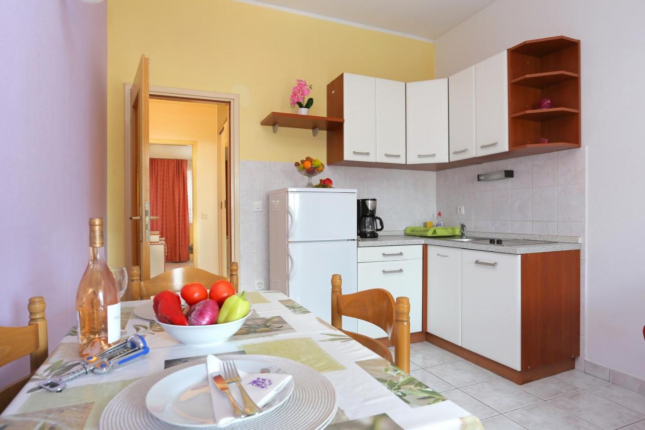 Apartments And Rooms With Parking Space Marina, Trogir - 5953 Extérieur photo
