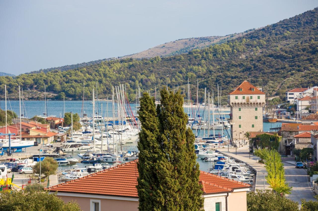Apartments And Rooms With Parking Space Marina, Trogir - 5953 Extérieur photo