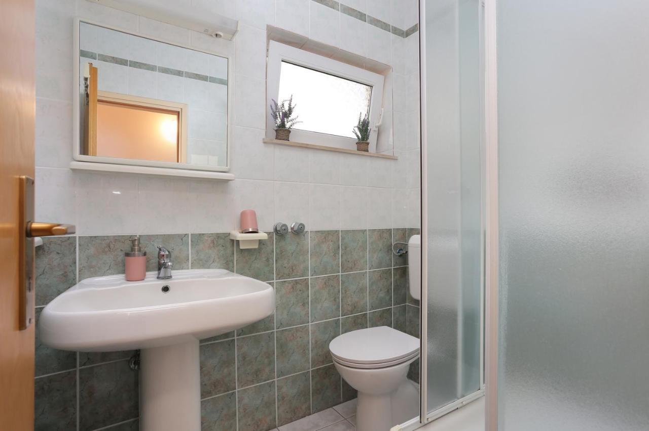 Apartments And Rooms With Parking Space Marina, Trogir - 5953 Extérieur photo