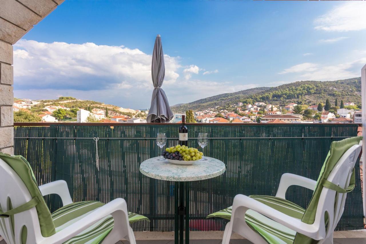 Apartments And Rooms With Parking Space Marina, Trogir - 5953 Extérieur photo