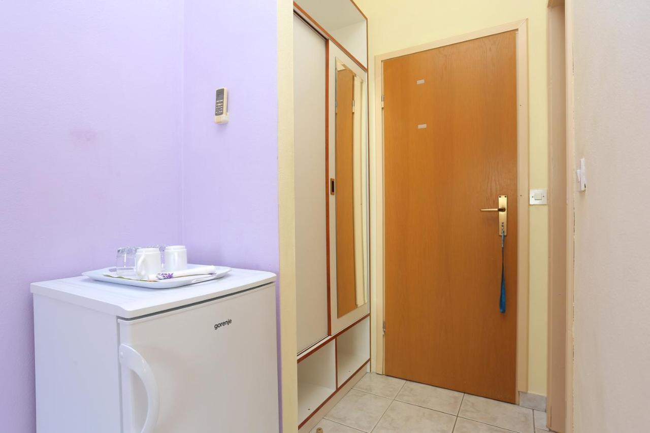 Apartments And Rooms With Parking Space Marina, Trogir - 5953 Extérieur photo