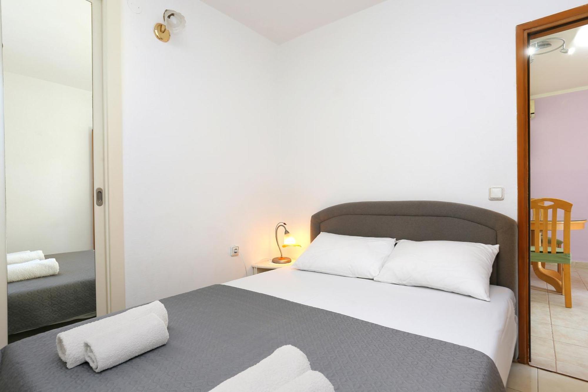 Apartments And Rooms With Parking Space Marina, Trogir - 5953 Extérieur photo